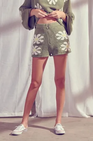 Daisy Days Shorts in Green