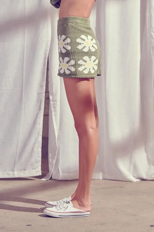 Daisy Days Shorts in Green
