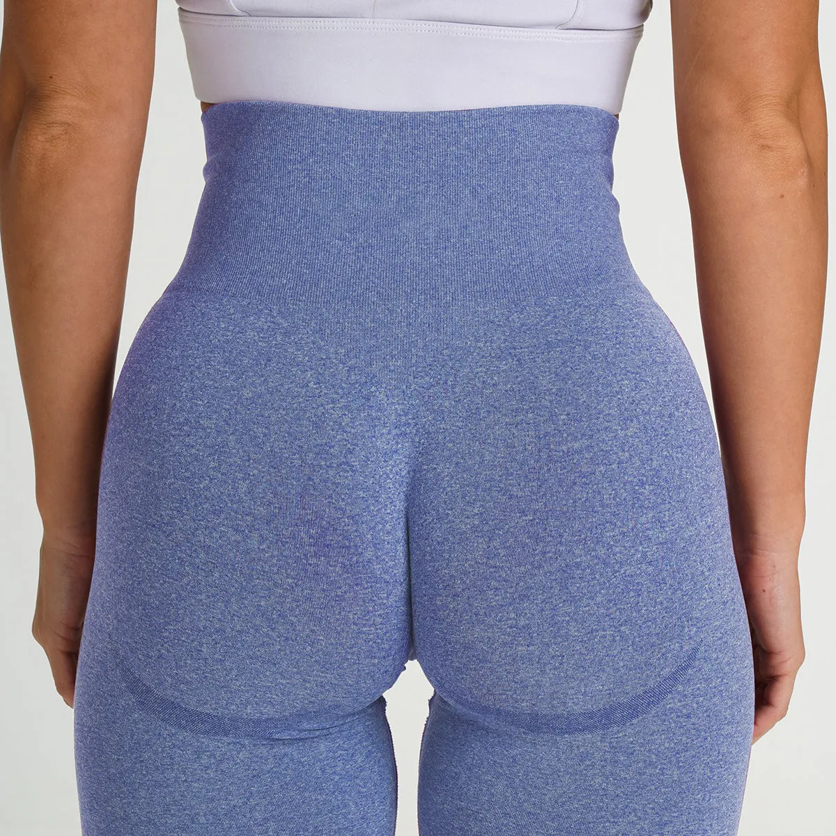 Hzori 2023 Trendy Fashion Trending Sports Fitness Yoga Pants Crescent Seamless Five-Point Tight Shorts for Women