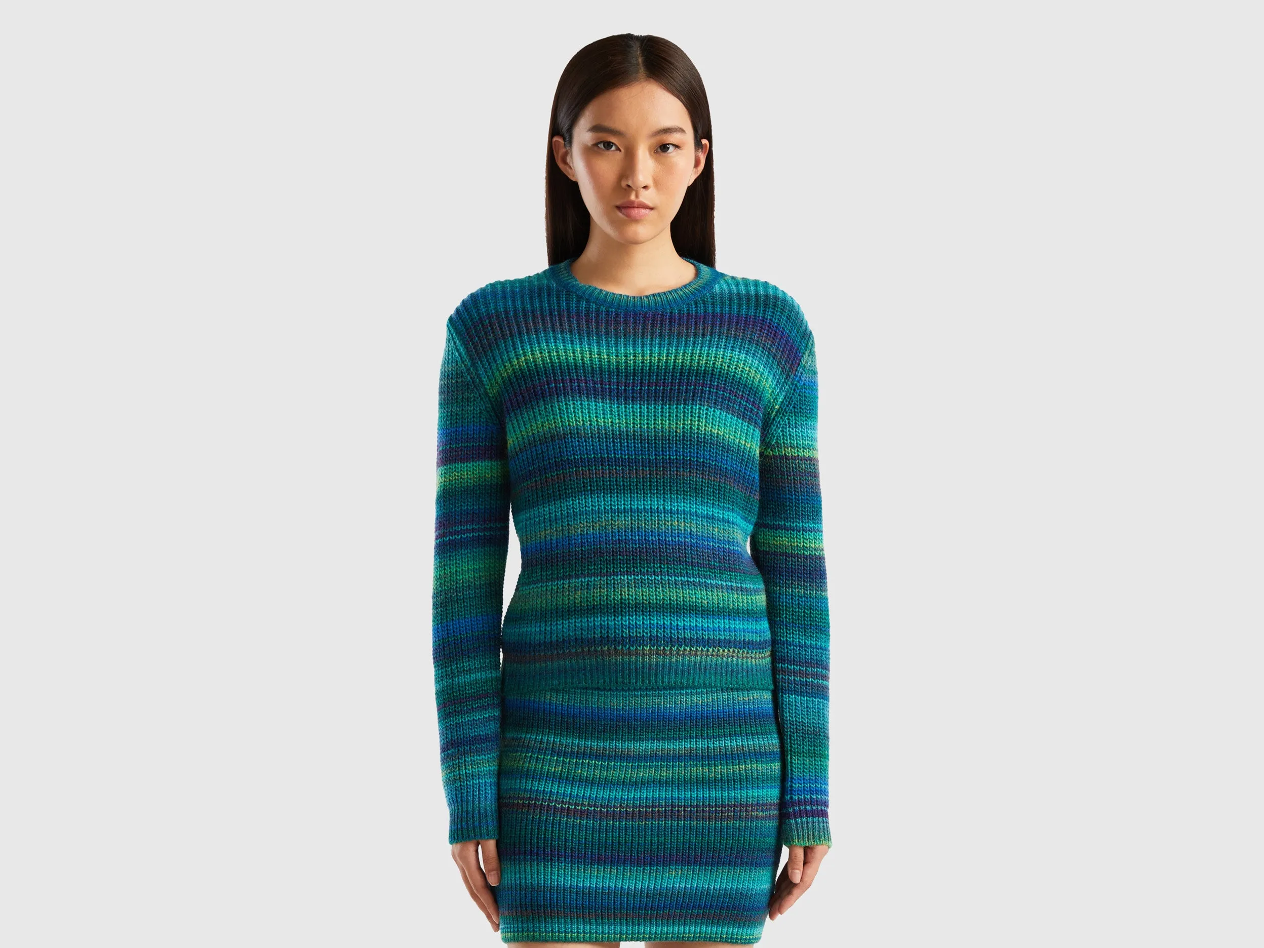Regular Fit Crew Neck Ribbed Edges Soft Wool Blend Sweater